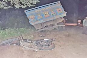 Accident, Kathlal-nadiyad road