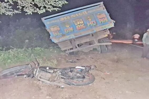 Accident, Kathlal-nadiyad road