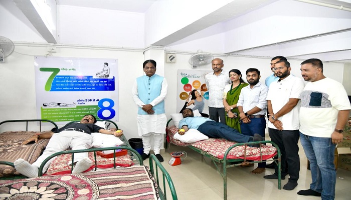 ગુજરાત રાજ્ય કર્મચારી મહામંડળ દ્વારા 378 જગ્યાએ મેગા બ્લડ ડોનેશન કેમ્પ યોજાયા