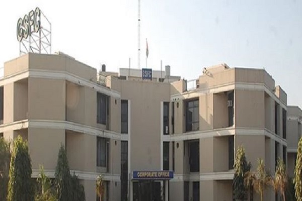 GSFCના 100 કર્મચારીઓને 7 મહિનાથી પગાર ન આપી છૂટા કરી દેતા વિરોધ