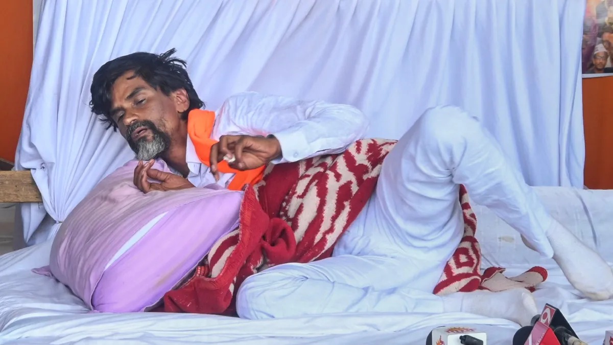 મરાઠા આરક્ષણ આંદોલનના નેતા મનોજ જંરાગે પાટીલને આઝાદ મેદાન ખાલી કરવા માટે કર્યો આદેશ