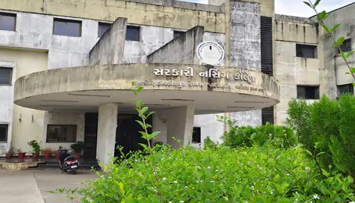 વડોદરાની સરકારી નર્સિંગ કોલેજની હોસ્ટેલના ભોજનમાં જીવડાં અને ઈયળો નીકળતા હોબાળો