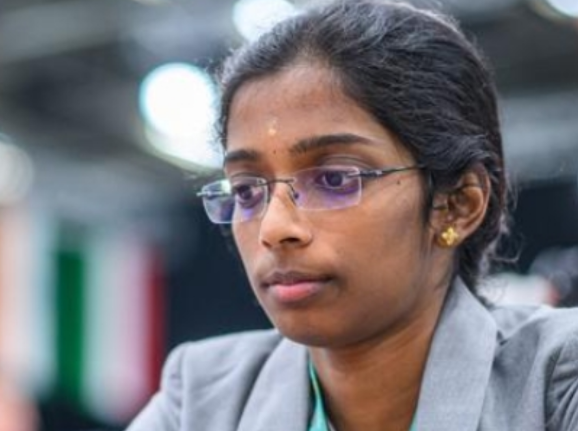 FIDE ગ્રાન્ડ સ્વિસ 2025ના મહિલા વર્ગમાં વૈશાલી સંયુક્ત રીતે આગળ