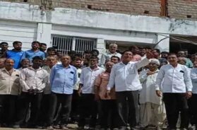 Vadagam, protest of villagers