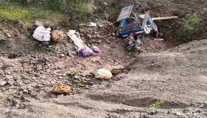 લીંબડી હાઈવે પર કાર અકસ્માતમાં એકનું મોત, સાયલામાં 40 ફુટ ઊંડી ખીણમાં છકડો-રિક્ષા ખાબકી