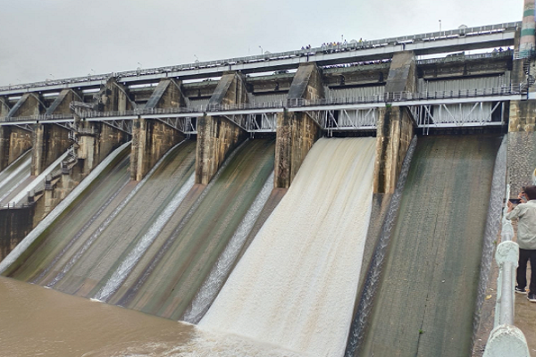 બનાસકાંઠાઃ દાતીવાડા ડેમમાં પાણી આવવાથી ખેડૂતોમાં ખુશીની લહેર