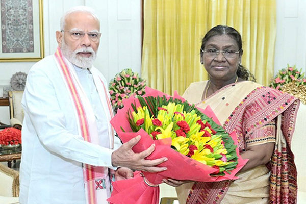 વડાપ્રધાન નરેન્દ્ર મોદીને રાષ્ટ્રપતિ મુર્મૂએ જન્મદિવસની શુભેચ્છાઓ પાઠવી