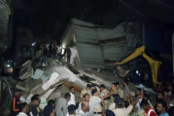 ઈન્દોરમાં કોમર્શિયલ ઈમારત ધરાશાયી થઈ, 14 વ્યક્તિ થયા ઘાયલ