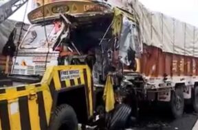 Accident, baroda highway-1