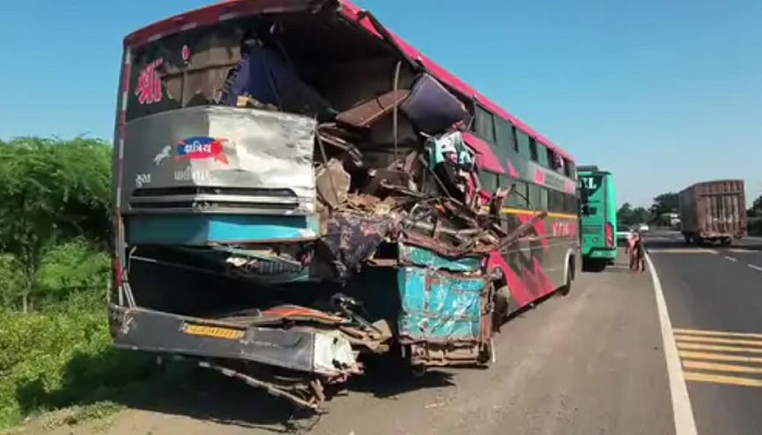 અમદાવાદ – મુંબઈ હાઈવે પર લાકોદરા પાટિયા નજીક બે લકઝરી બસ વચ્ચે અકસ્માત, 2ના મોત