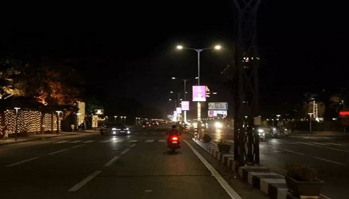 અમદાવાદ દીપોત્સવી પર્વને લીધે રોડ-રસ્તા પર રંગબેરંગી લાઈટસથી ઝગમગ્યું