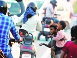 Children begging in Ahmedabad