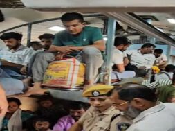 Crowd in the train