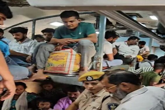 Crowd in the train