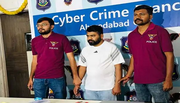 CBI, રેલવે સહિત સરકારી વિભાગોમાં નોકરીની લાલચ આપીને ઠગતી ગેન્ગનો સૂત્રધાર પકડાયો
