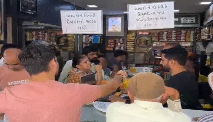 પાટણમાં દિવાળીના તહેવારોને લીધે દેવડાનો સ્ટોક ખૂટી જતા નવા ઓર્ડર લેવાનું બંધ કરાયું