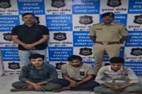 Surat, fack note accused arrested