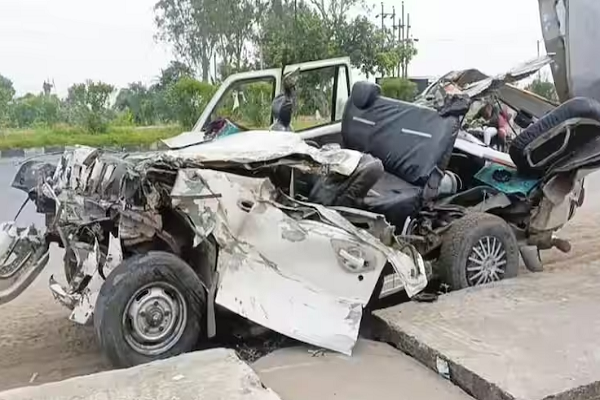 બિહારના કૈમૂરમાં સ્કોર્પિયો કાર કન્ટેનર સાથે અથડાઈ, 3 લોકોના મોત, 7 ઘાયલ
