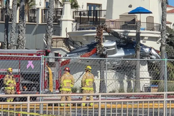 અમેરિકા: ટેકઓફ થયા બાદ હેલિકોપ્ટર થયું ક્રેશ, 3 વ્યક્તિ ઘાયલ