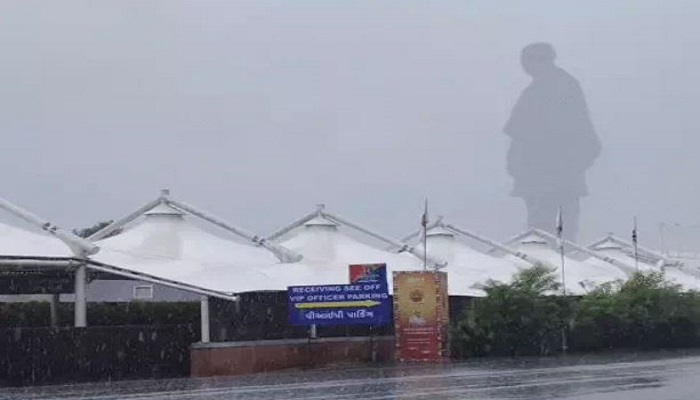 વડાપ્રધાન મોદી વડોદરા આવી પહોચ્યા, ખરાબ હવામાનને લીધે રોડ માર્ગે કેવડિયા જવા રવાના