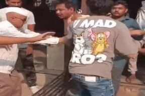 people beat up drunk bus driver