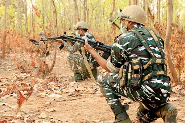 છત્તીસગઢમાં સુરક્ષા દળો અને માઓવાદીઓ વચ્ચે અથડામણ ત્રણ માઓવાદીઓને ઠાર માર્યા