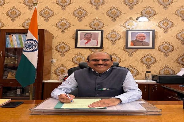 રાજ કુમાર અરોરાએ નાણાકીય સલાહકાર (સંરક્ષણ સેવાઓ) તરીકેનો કાર્યભાર સંભાળ્યો