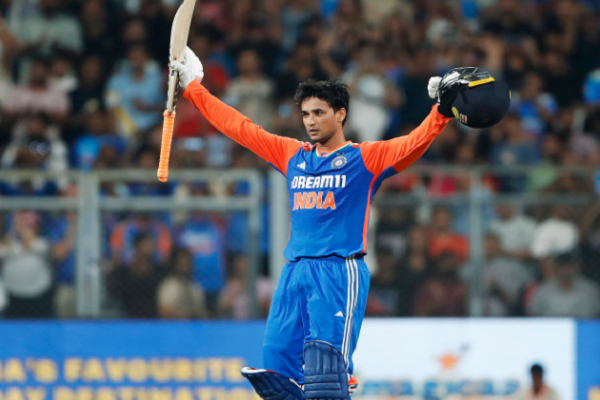 અભિષેક શર્મા T20 આંતરરાષ્ટ્રીય મેચોમાં એક વર્ષમાં સૌથી વધુ છગ્ગા ફટકારનાર નંબર વન બેટ્સમેન બન્યો