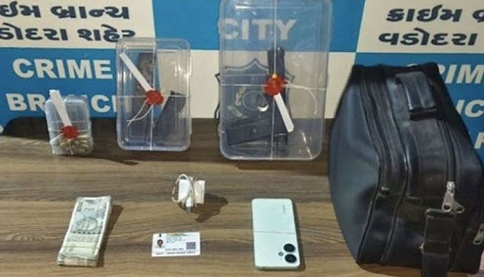 વડોદરા સેન્ટ્રલ એસટી ડેપોના ગેસ્ટ હાઉસના પલંગ પરથી રિવોલ્વર અને કારતૂસ મળ્યાં