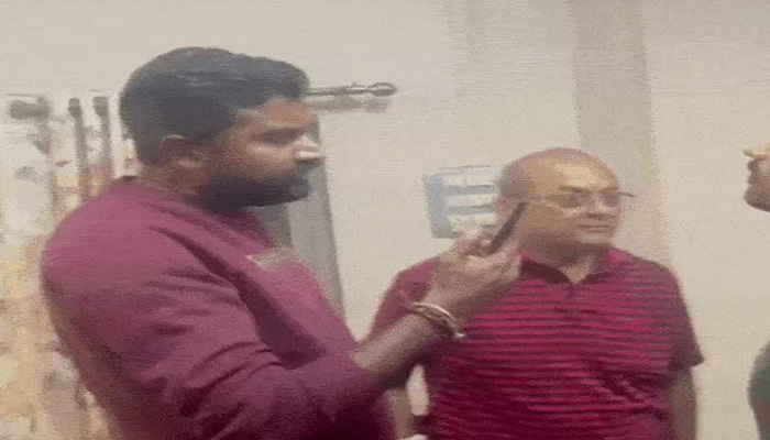 સુરતમાં નિવૃત અધિકારીને ડિજિટલ એરેસ્ટ કરીને 46 લાખ પડવતા હતા, અને પોલીસ પહોંચી