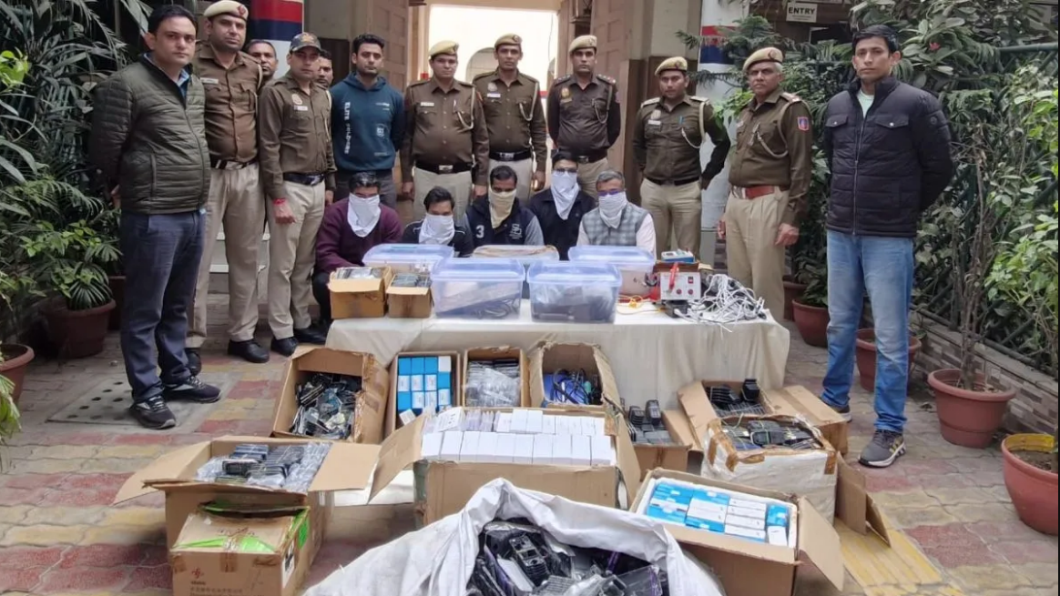 દિલ્હીઃ બોગસ મોબાઇલ ફેક્ટરીનો પર્દાફાશ, ચાઈનીઝ સોફ્ટવેરની મદદથી બદલાતો હતો IMEI નંબર