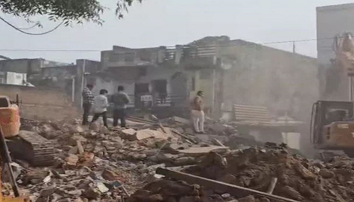 અમદાવાદના મોટેરા વિસ્તારમાં મોદી સ્ટેડિયમ પાસે ગેરકાયદે દબાણો હટાવાયા