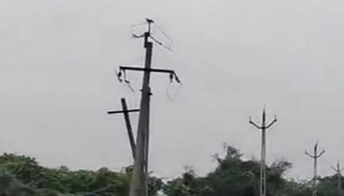 સુરતના માંગરોળ તાલુકામાં થાંભલા પરથી વીજળીના વાયરો ચોર ઉઠાવી ગયા