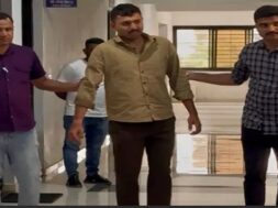 Fack police caught, Rajkot