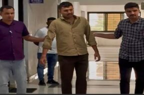 Fack police caught, Rajkot