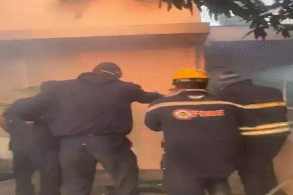 ગોધરામાં રહેણાંકના મકાનમાં આગ લાગતા એક જ પરિવારના ચારના મોત