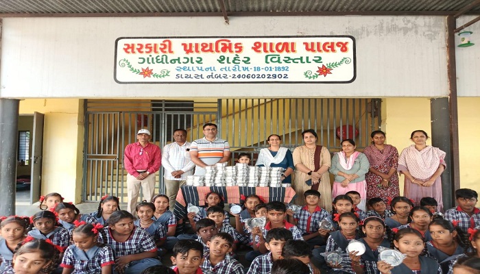 ગાંધીનગરની પાલજ સરકારી શાળાની અનોખી સિદ્ધિ, વિકાસલક્ષી પ્રવૃતિમાં અગ્રેસર