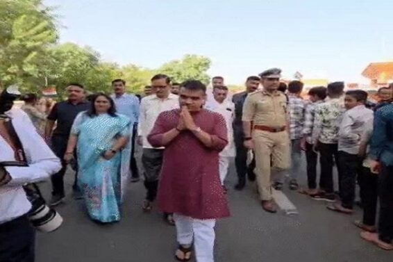 Harsh Sandhavi, Bhuj