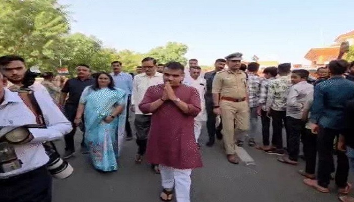 નાયબ મુખ્યમંત્રી હર્ષ સંઘવી 30 IPS સાથે આજે કચ્છના સરહદી વિસ્તારમાં ગ્રામજનોને મળ્યા