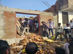 Kadi, wall collapsed