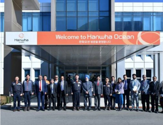 દક્ષિણ કોરિયાના જીઓજેમાં હનવા મહાસાગરની જહાજ નિર્માણ સુવિધાઓની હરદીપ સિંહ પુરીએ મુલાકાત લીધી