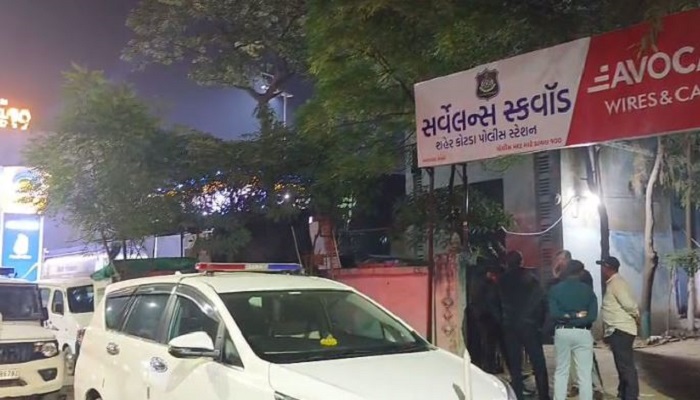 અમદાવાદમાં આંગડિયા પેઢીમાંથી આવતા વેપારી સાથે ઝગડો કરીને રૂપિયા 18 લાખની લૂંટ