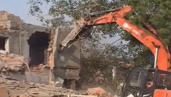 અમદાવાદના ઈસનપુર તળાવ વિસ્તારમાં મેગા ડિમોલિશન, 925 ગેરકાયદે મકાનો હટાવાશે