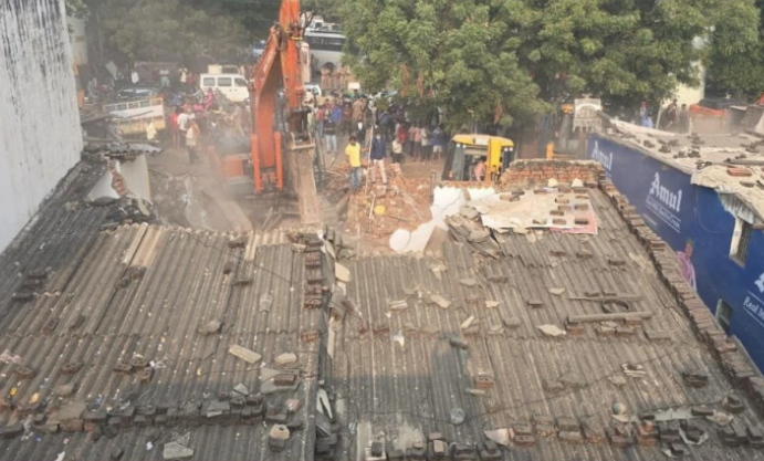 કોમનવેલ્થ ગેમ્સની તૈયારીઓ શરૂ, મોટેરા સ્ટેડિયમ નજીક 29 મકાનનું ડિમોલિશન કરાયું