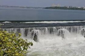 Tapi, river, causeway