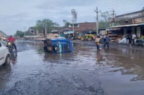 Thara, service road