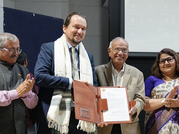 ગુજરાતઃ NFSUના સ્થાપક કુલપતિ ડૉ. જે.એમ. વ્યાસ ‘ગ્લોબલ ફોરેન્સિક એમ્બેસેડર’ નિયુક્ત કરાયાં