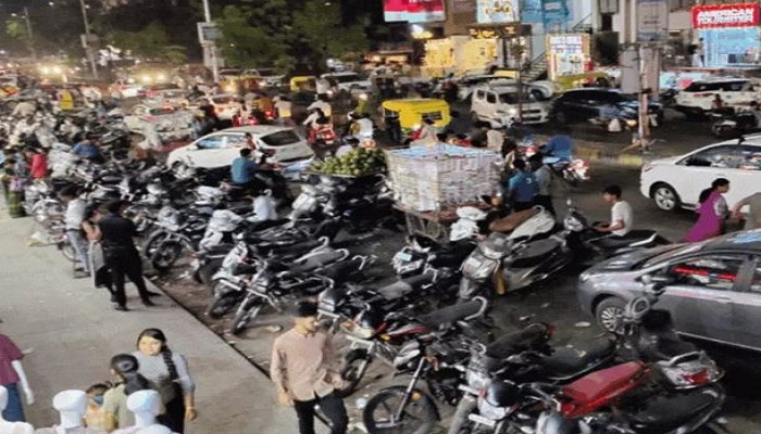 અમદાવાદમાં પાર્કિંગ અને ટ્રાફિકની સમસ્યા નિવારવા AMC અસરકારક પગલાં લેશે
