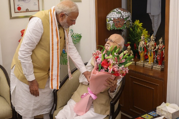 ભારત રત્ન લાલ કૃષ્ણ અડવાણીને PM મોદીએ જન્મદિવસની શુભેચ્છાઓ પાઠવી