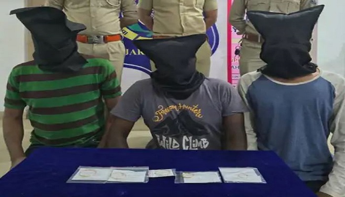 અમદાવાદમાં મહિલાઓના કાનમાંથી સોનાની બુટ્ટી ખેંચીને પલાયન થતી ગેન્ગ પકડાઈ